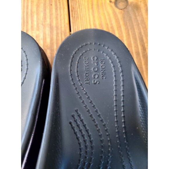 Crocs Womens Sandals Flipflops Silver Size 8 - Picture 3 of 7